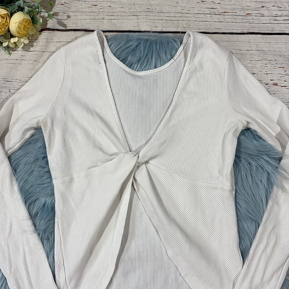 Monrow Rib Twisted Back Top in White - Picture 8 of 9